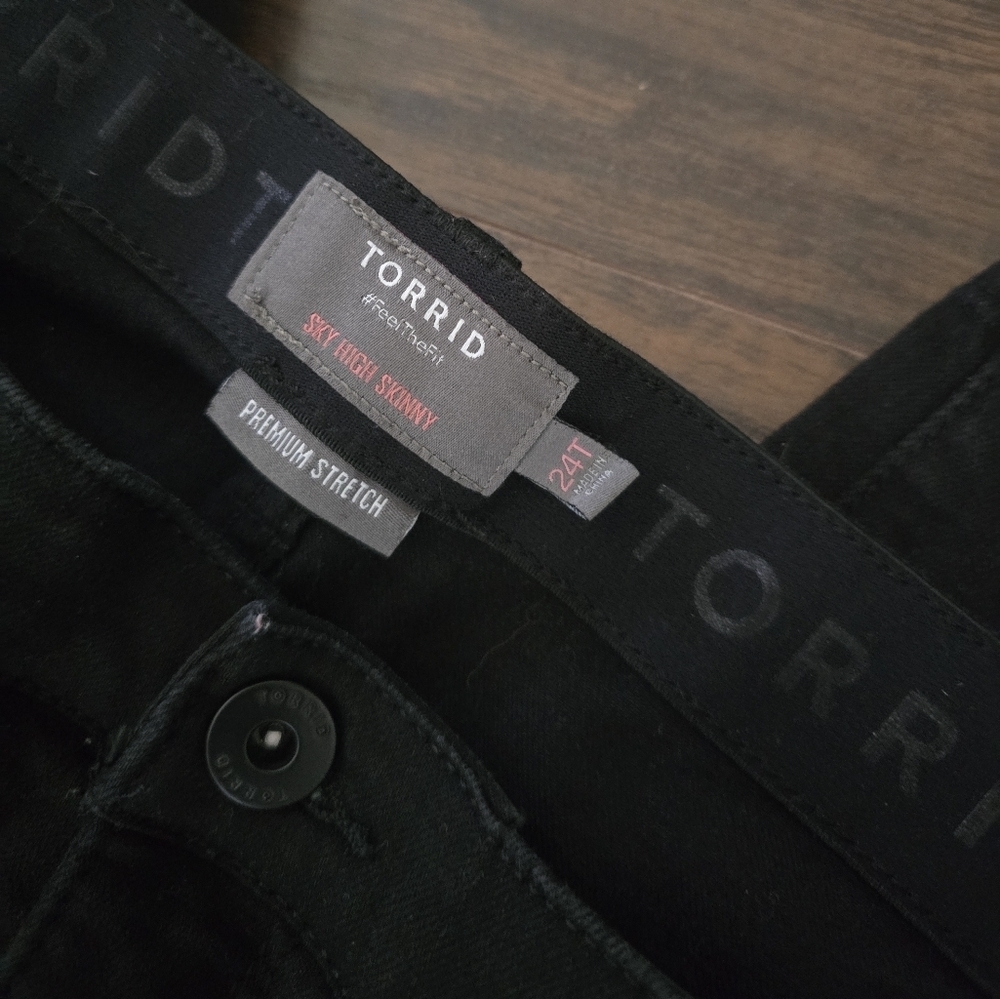 Torrid | Sky High Skinny Premium Stretch Distressed Jeans 24T - Picture 3 of 4